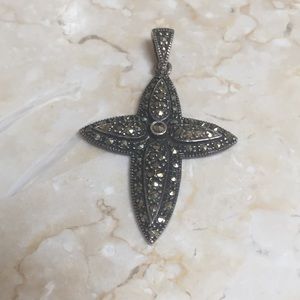 Beautiful vintage crystal cross pendant